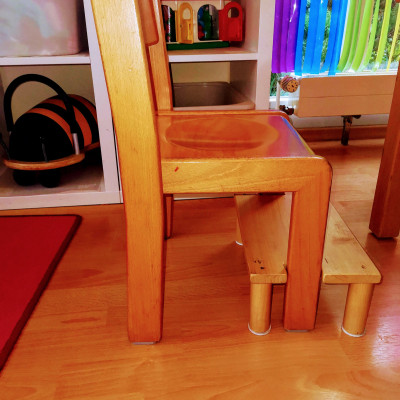 Stuhl mit Hocker Stuhl mit Hocker